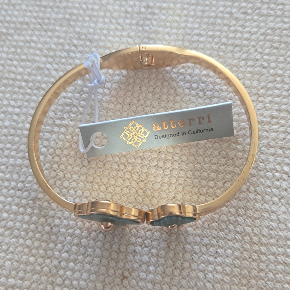 NWT trendy bracelet.